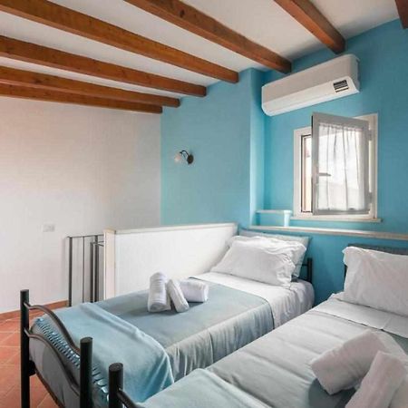 Апартаменты Attico Medieval Sea View Неттуно Экстерьер фото