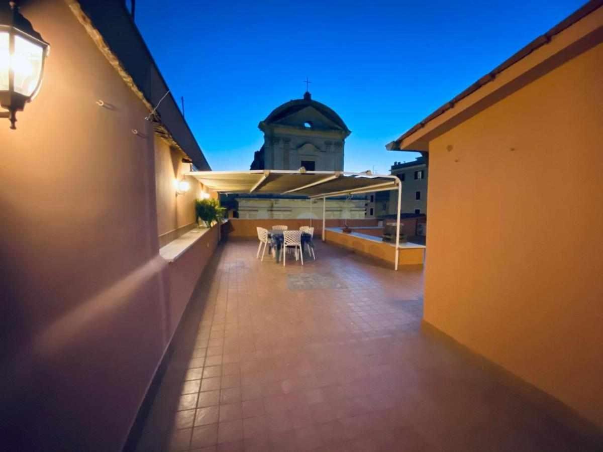 Апартаменты Attico Medieval Sea View Неттуно Экстерьер фото