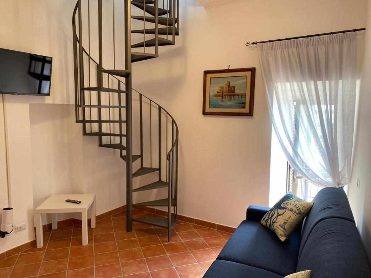 Апартаменты Attico Medieval Sea View Неттуно Экстерьер фото