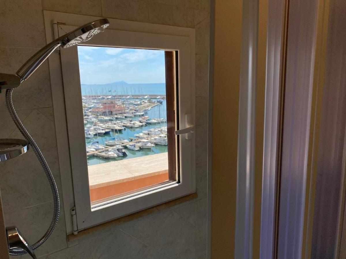 Апартаменты Attico Medieval Sea View Неттуно Экстерьер фото