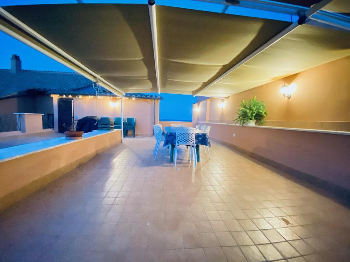 Апартаменты Attico Medieval Sea View Неттуно Экстерьер фото
